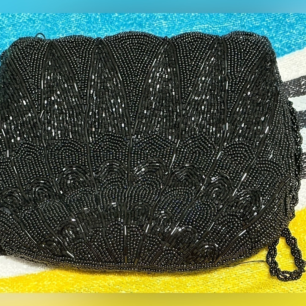 Perfect for prom! Beaded black purse from Hong Kong, zip top with strap - Picture 9 of 9